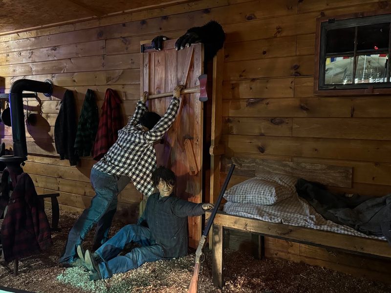 Life-Size Scene Recreations Based on Real Sightings