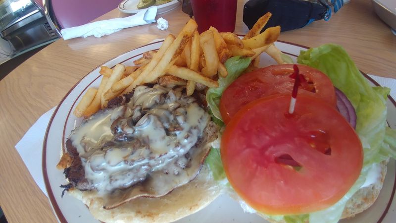 The BLT That Holds Its Own on the Menu