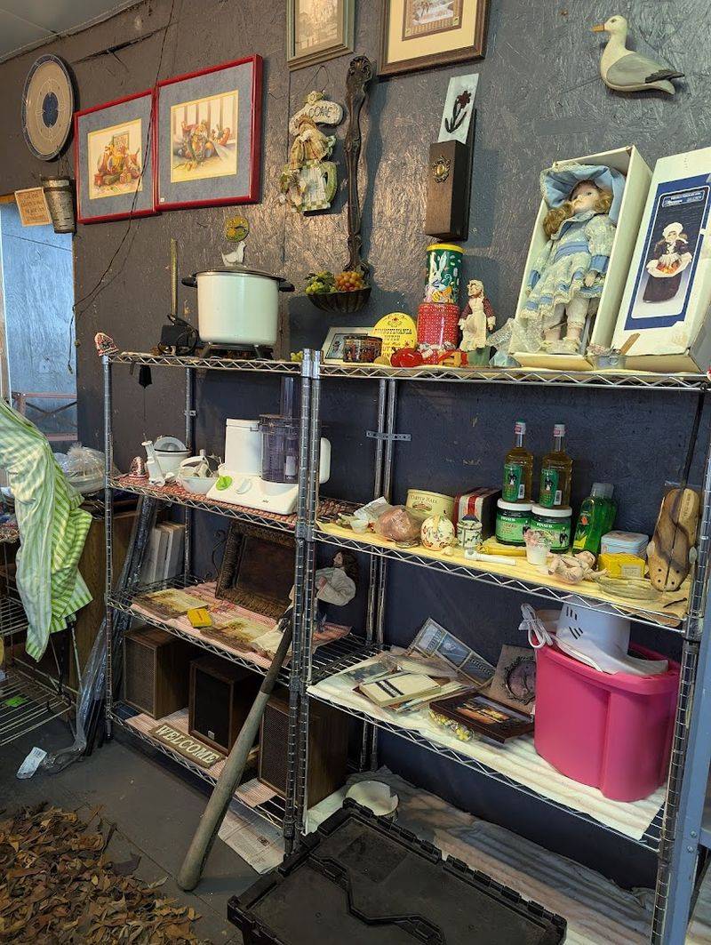 This Massive Flea Market In Tennessee Is Almost Too Good To Be True 8 Antiques and Nostalgic Finds for the True Treasure Hunter