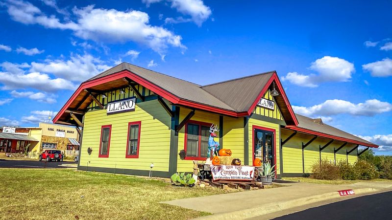 Llano's Art Scene: Small Town, Big Creative Energy