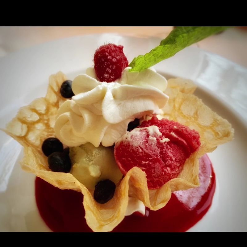 This Hidden Restaurant In Virginia Serves French Onion Soup That's Worth Every Mile 13 Garlic Bread That Somehow Steals the Show