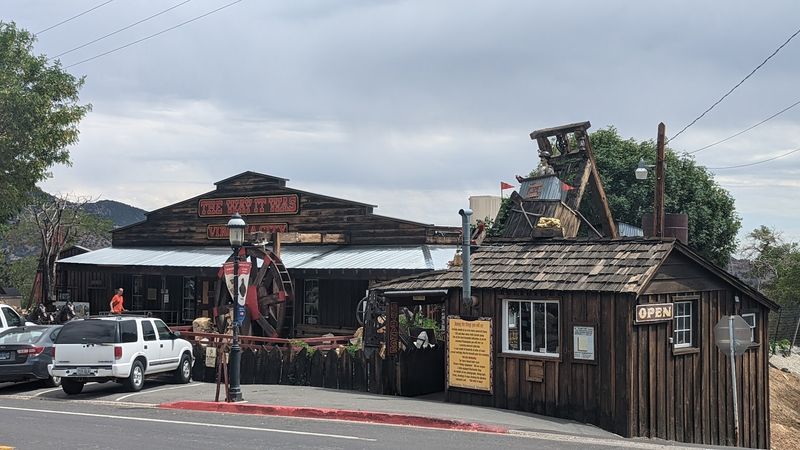 Comfort Food and Saloon Dining With Old West Flavor