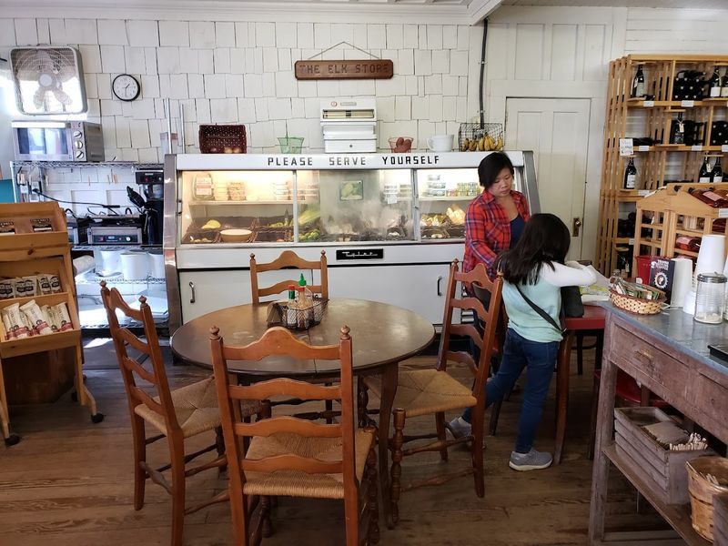 This remote California general store is known for its incredible sandwiches 10 Friendly Staff That Makes You Feel Welcome