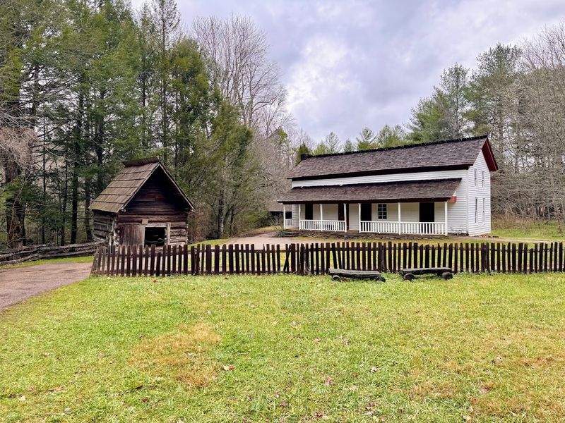 Tennessee Stops That Show There’s More to the State Than Nashville 14 Cades Cove - Tennessee