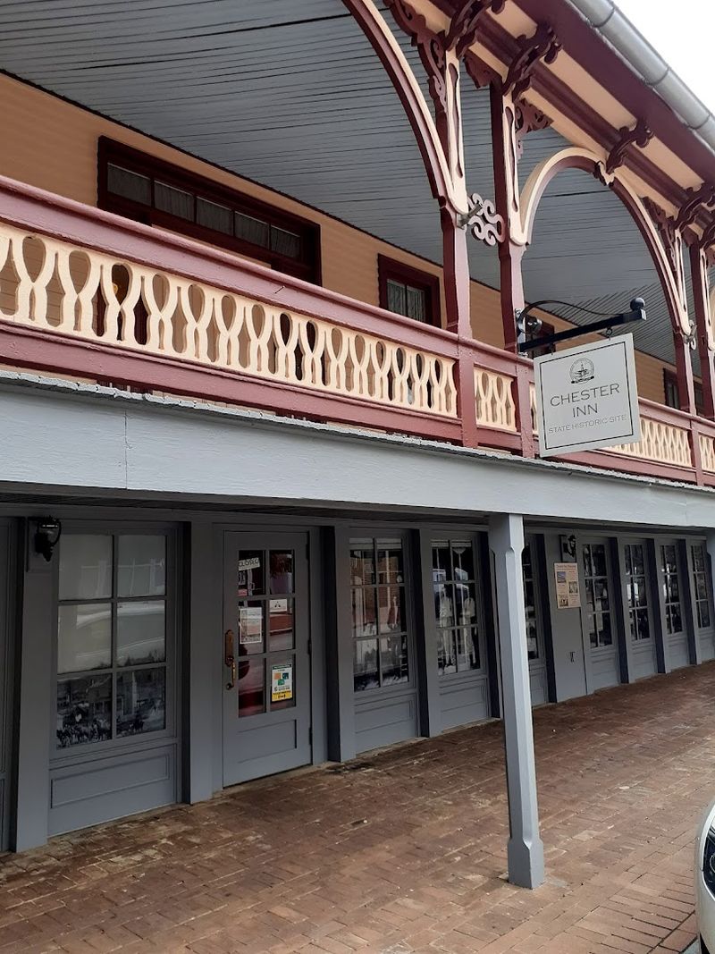 Charming Downtown Dining and Local Shopping