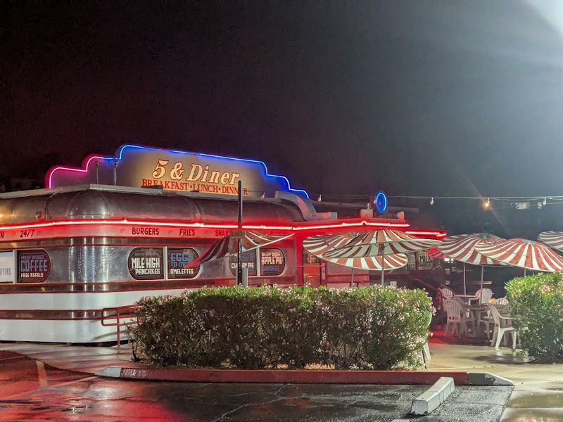 5 & Diner - Phoenix, Arizona