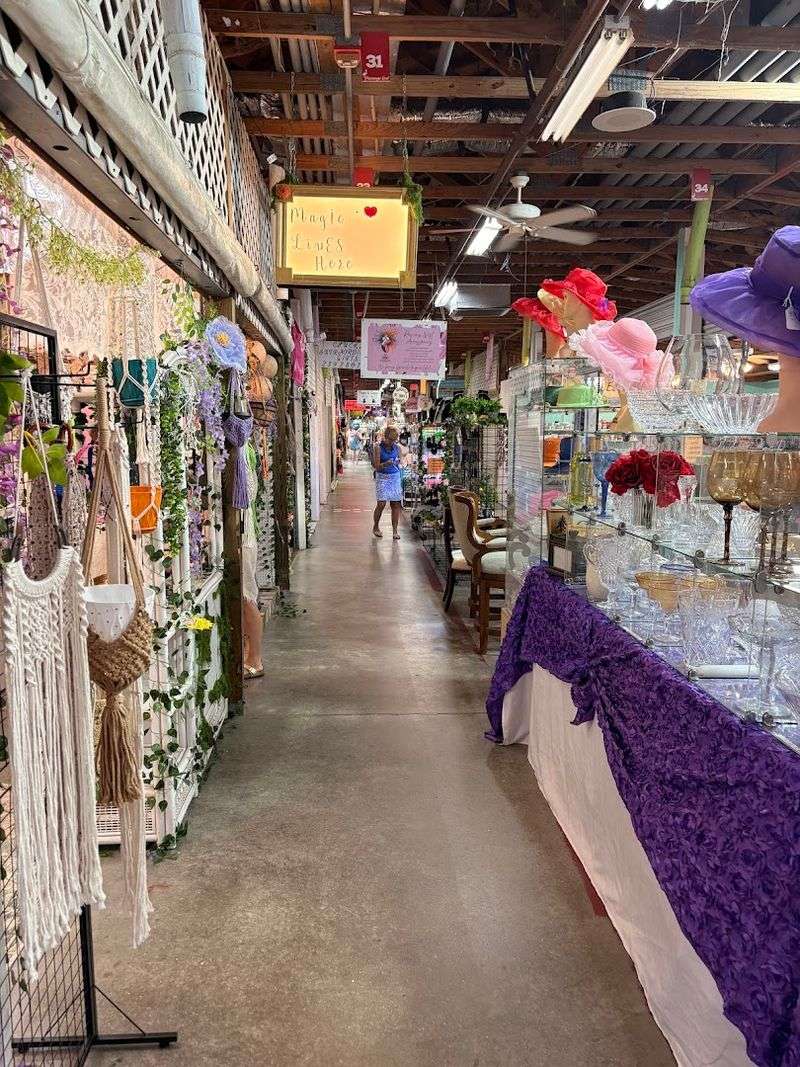 16 huge Florida flea markets you should visit 7 Flamingo Island Flea Market - Bonita Springs, Florida