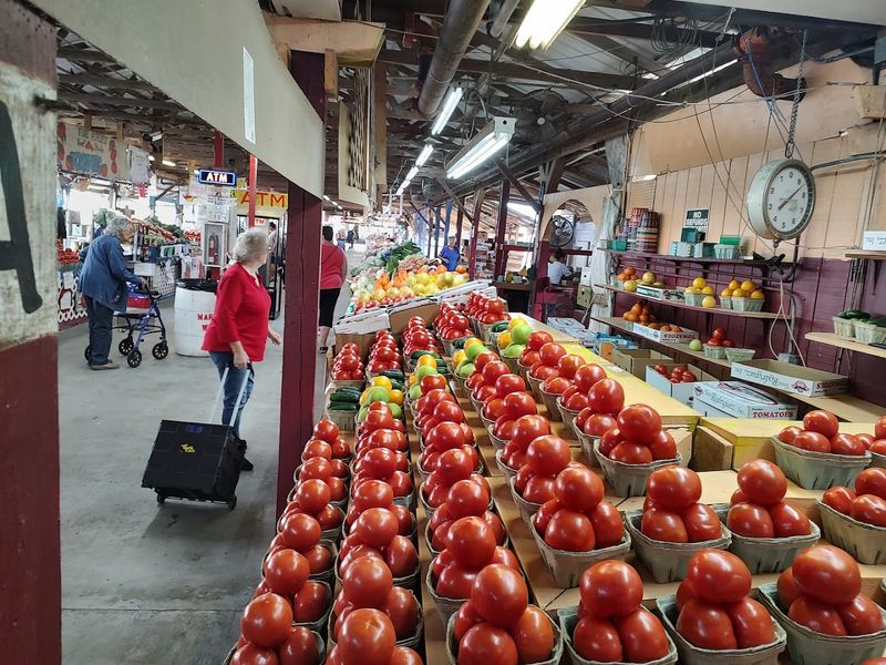 14 huge flea markets in Florida filled with endless treasures 10 International Market World Flea and Farmers Market - Auburndale, Florida
