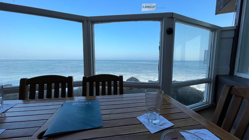 Duke's Malibu - Malibu, California