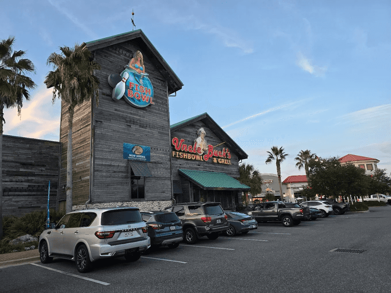 This Florida Restaurant With An Underwater Theme Features A 16-Lane Bowling Alley 14 Hours, Pricing, and What to Expect