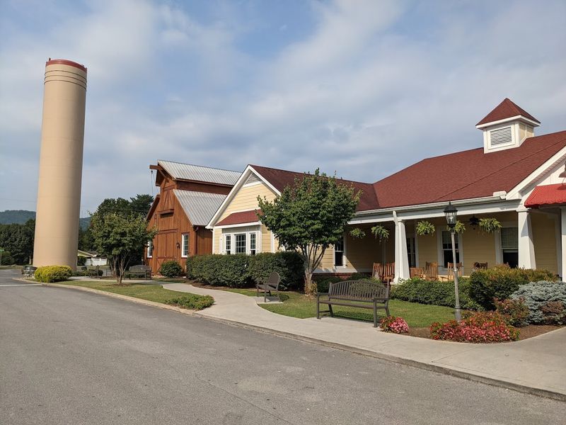 Location, Parking, and Views of the Smokies