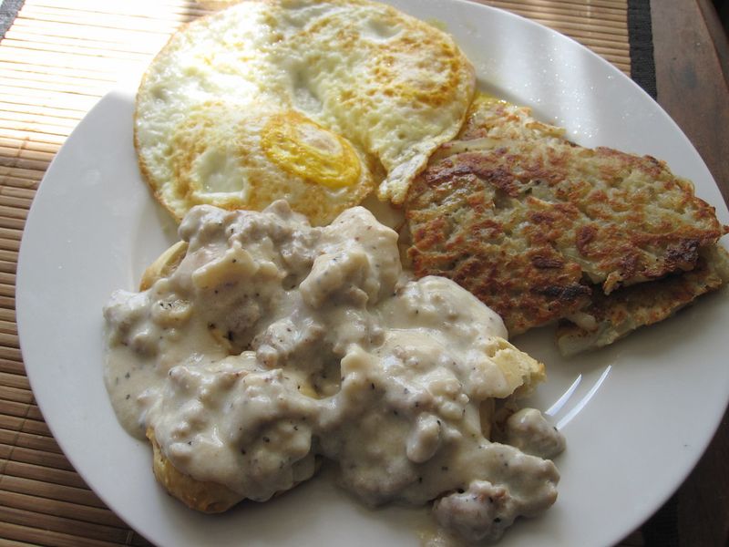 22 Old-School Dishes Nobody Wants to Admit Still Taste Better Than Modern Food 10 Biscuits and gravy
