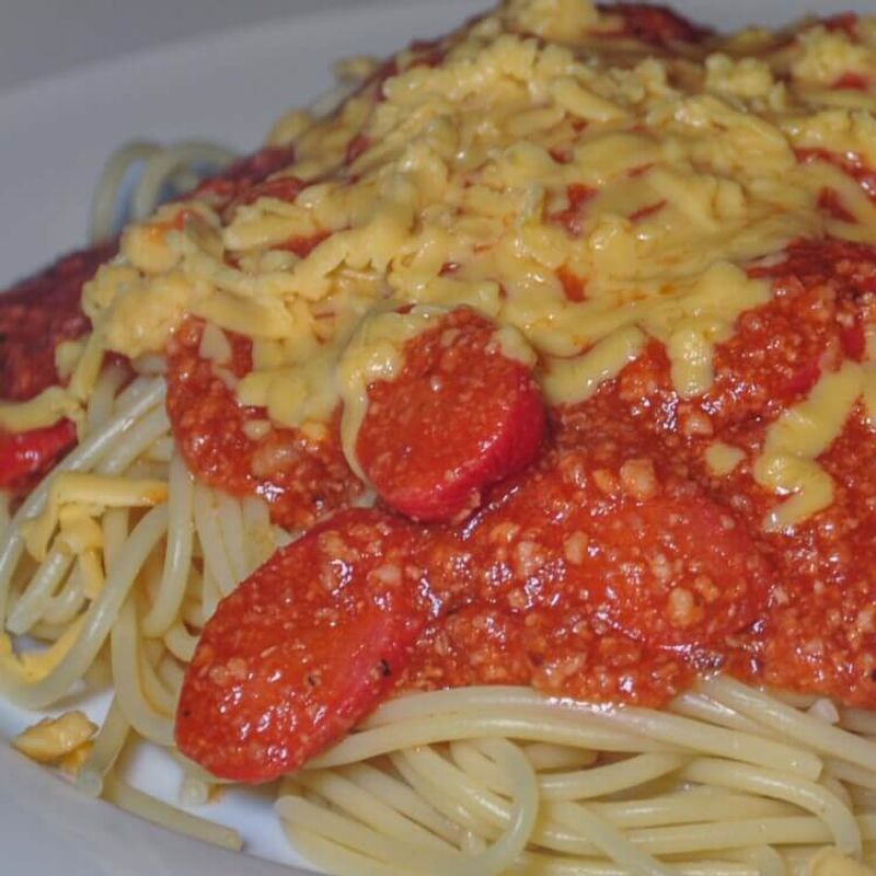 The best fast food dishes around the world, ranked 15 Jollibee - Jolly Spaghetti - Philippines
