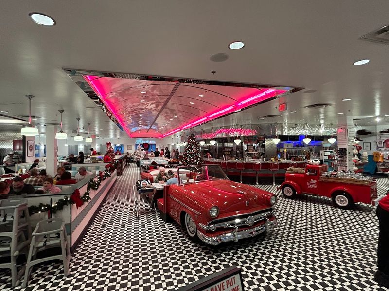 Sunliner Diner - Pigeon Forge, Tennessee