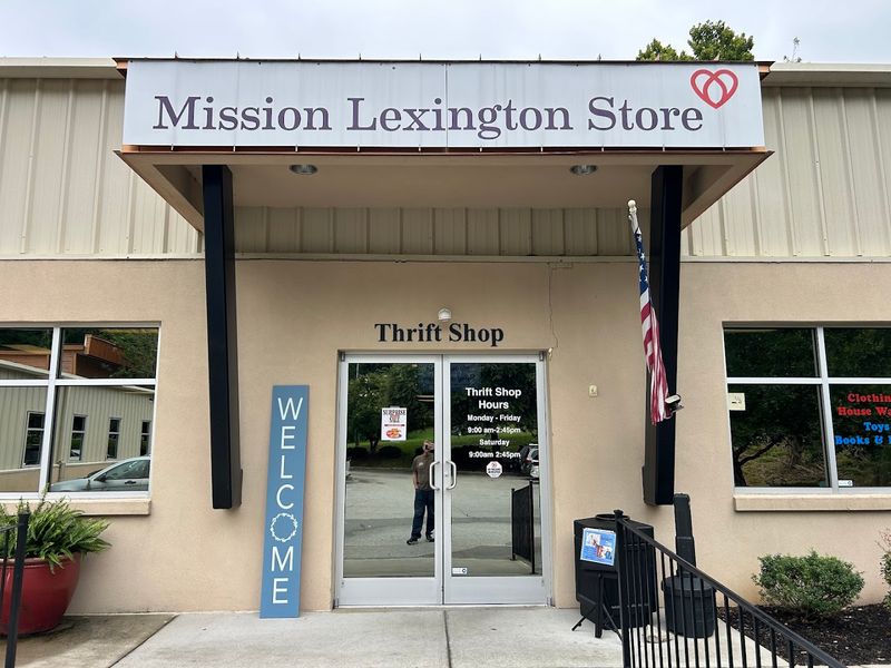 Mission Lexington Thrift Store - Lexington, South Carolina