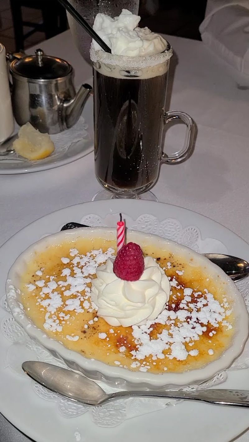 Crème Brûlée That Delivers the Classic French Crunch