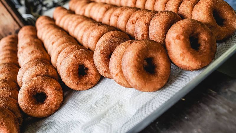 New Hampshire - Apple cider donuts