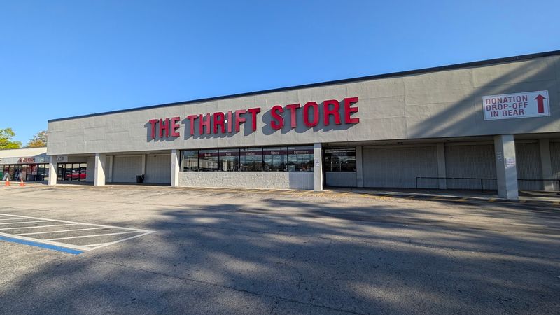 A huge thrift store in Florida that seems too good to be real 14 Store Hours and Location Make It Easy to Visit