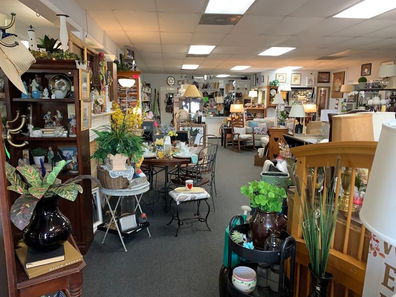 Nifty Thrifty Thrift Shop - Wilmington, North Carolina