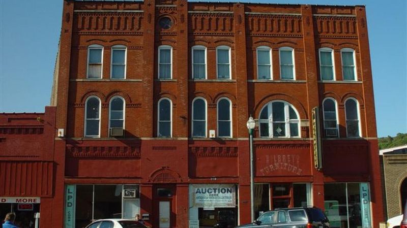 Small-Town Dining and Local Flavor Worth Savoring