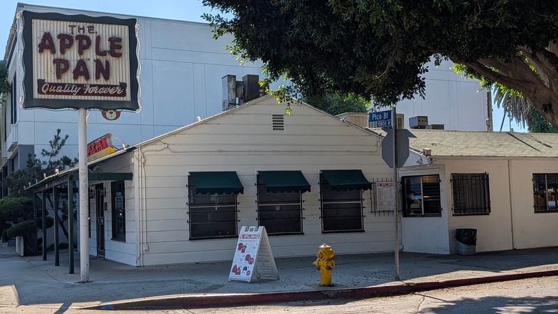 Going Cashless While Keeping the Old-School Feel