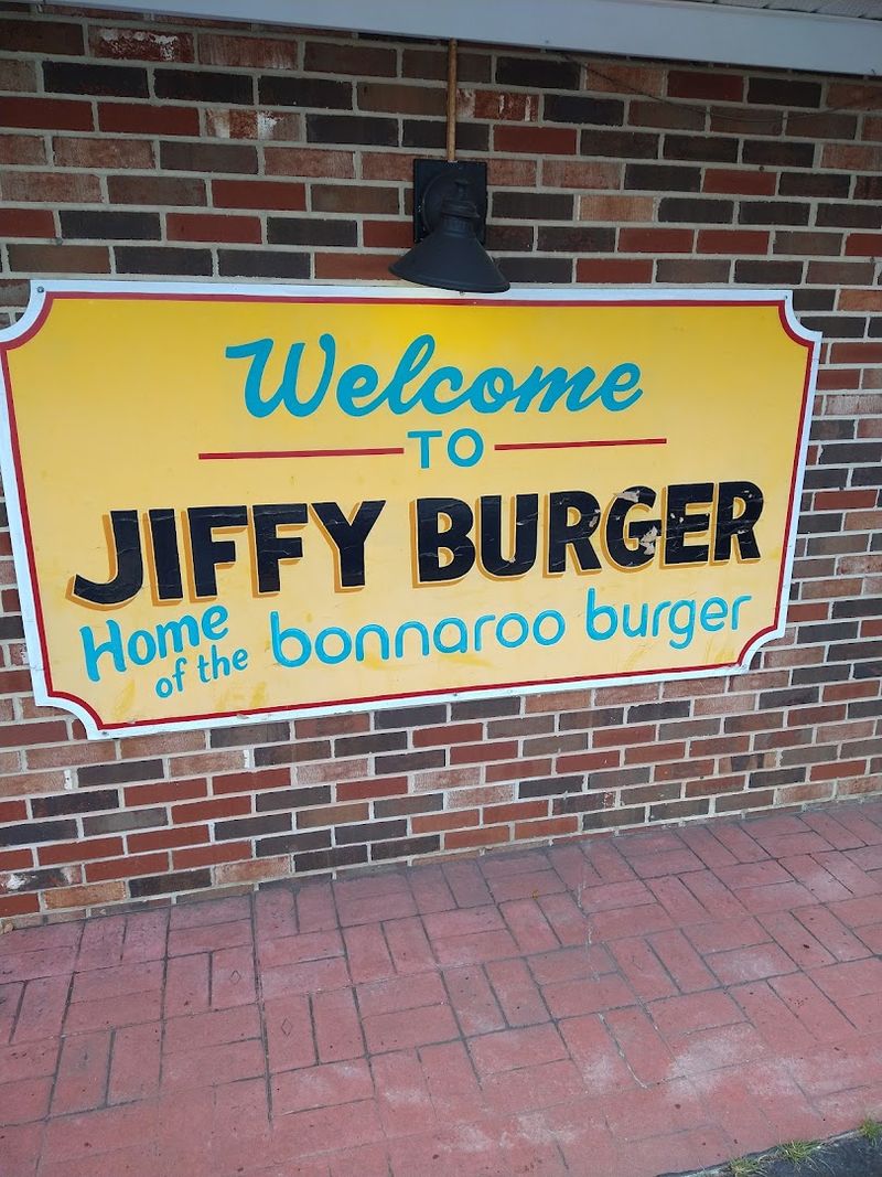 Proximity to Old Stone Fort State Archaeological Park