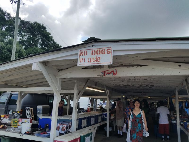 14 huge flea markets in Florida filled with endless treasures 12 T&W Flea Market - Pensacola, Florida