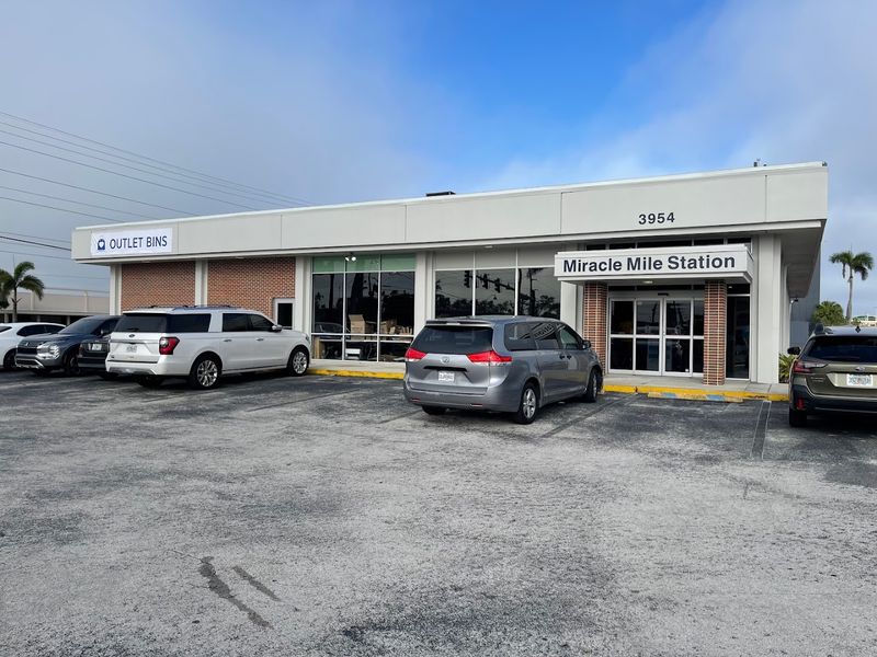 Outlet Bins - Fort Myers, Florida