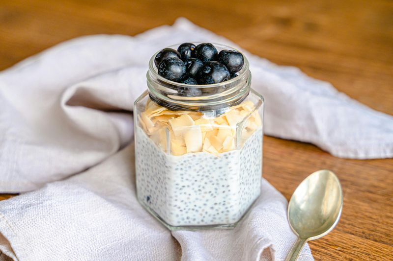 Overnight oats with almond milk