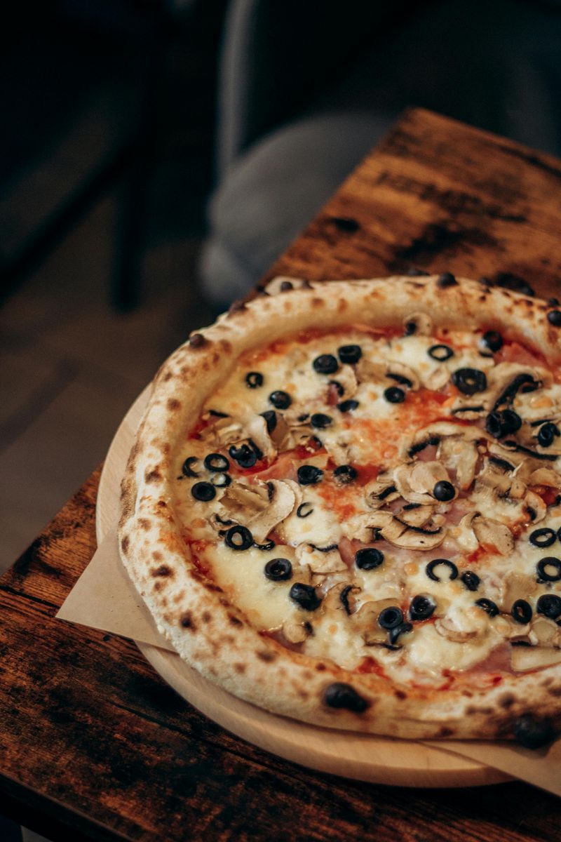 23 Foods That Used to Be Occasional Treats - But Are Now Everyday Habits 17 Frozen pizza