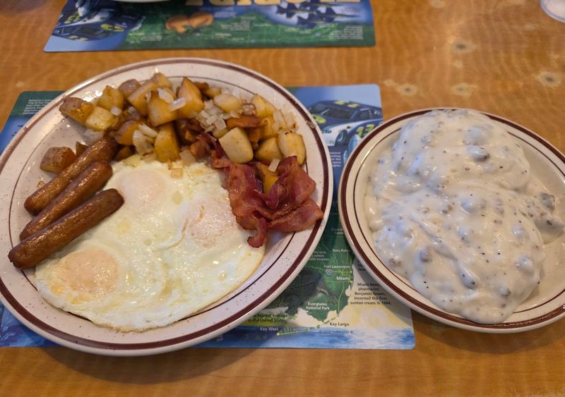 Biscuits and Gravy Done the Southern Way
