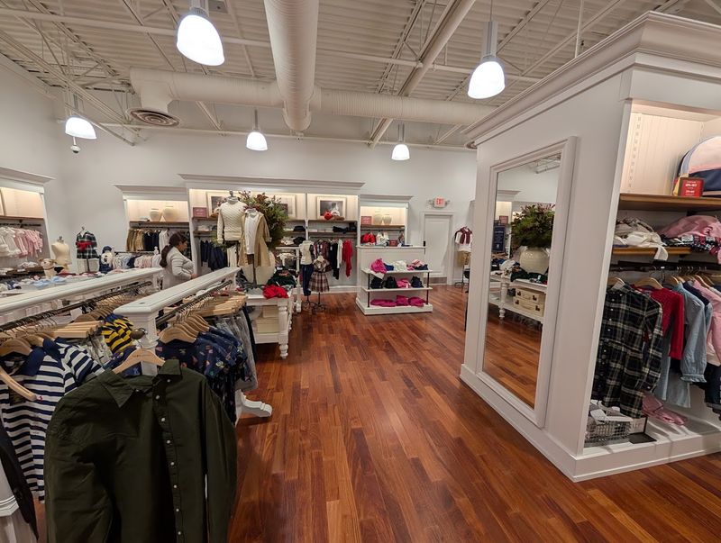 Tommy Bahama Is a Must-Stop for Unbeatable Deals