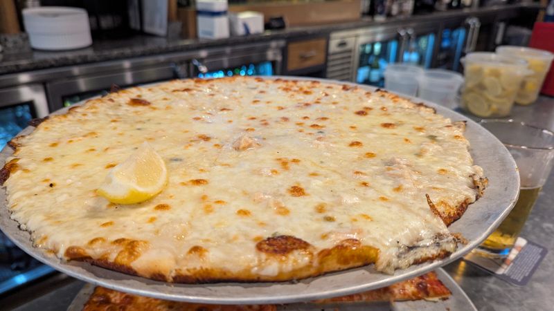 White Clam Pizza, Jersey-Style