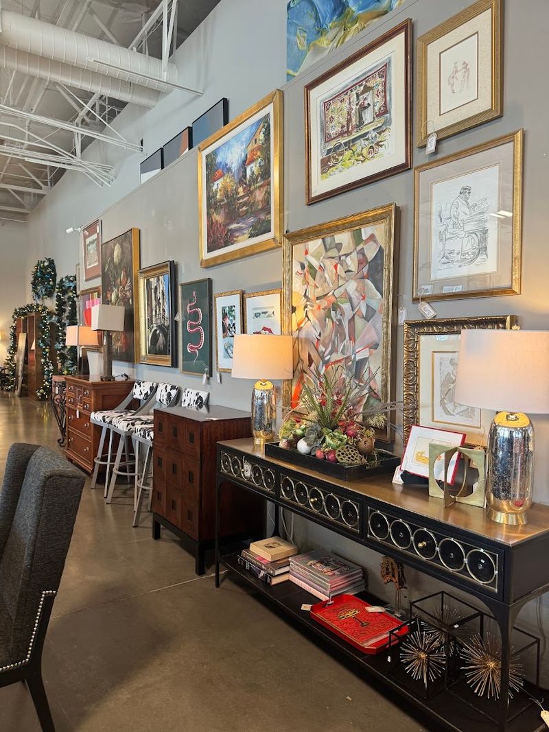 Eclectic Art and Decorative Accessories That Add Personality