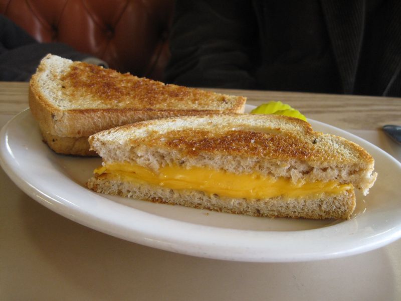 22 Foods That Only Taste Right When You Don’t Try to Fix Them 6 Grilled cheese