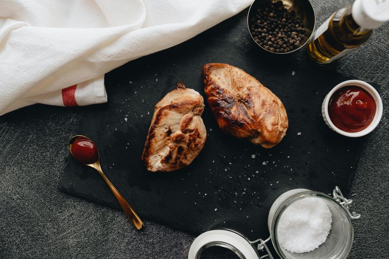 22 Foods That Often End Up in the Cart - Even Without Planning 7 Chicken breast