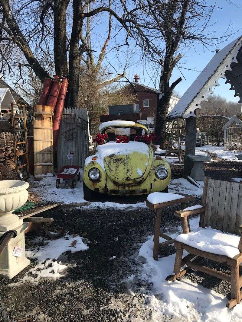 Outdoor Vendor Villages and Seasonal Markets