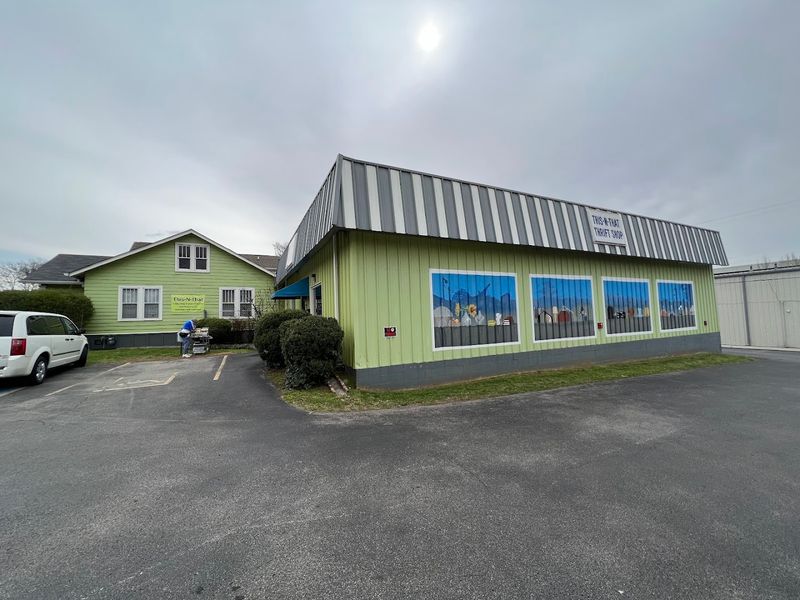 Plenty of Parking and an Easy Visit