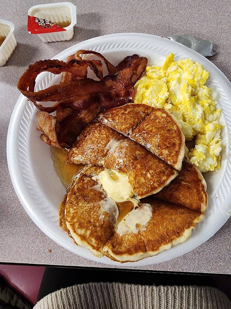 This Humble North Carolina Restaurant Serves Banana Pudding That's Worth Driving For 10 Breakfast That Tastes Like Eating at Granny's Table