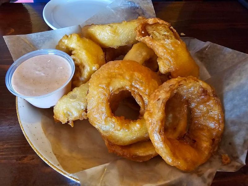 Legendary Onion Rings and Fresh Pork Rinds