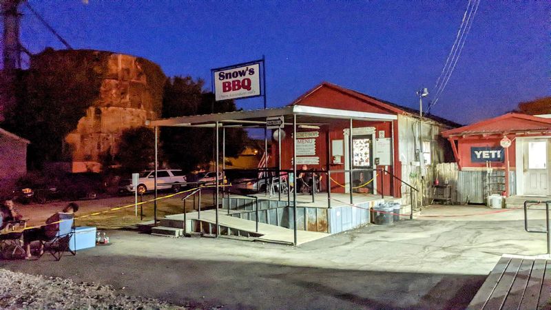 The Atmosphere: Smoky, Starlit, and Unforgettable