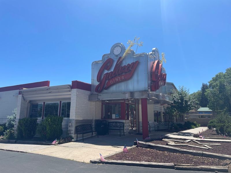 This vintage Arizona spot brings the 1950s back to life 14 Why Galaxy Diner Deserves a Spot on Your Bucket List