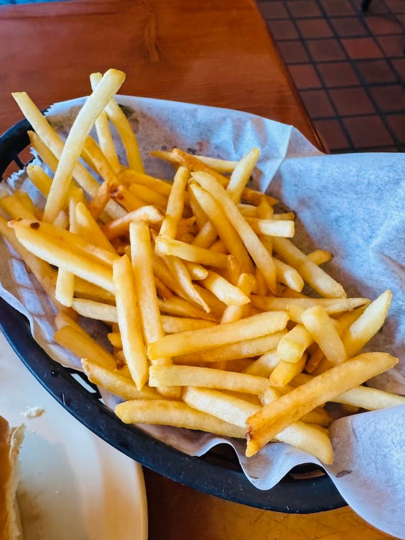 Shoestring Fries That Belong on the Menu