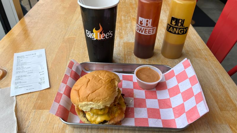 The Legendary Big Lee's Tea That Keeps Guests Coming Back