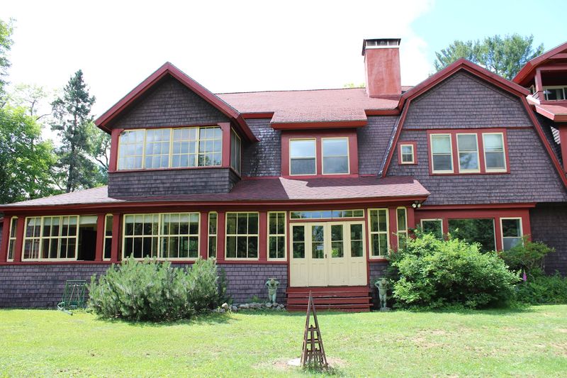 Adirondack Architecture That Looks Handcrafted by Nature