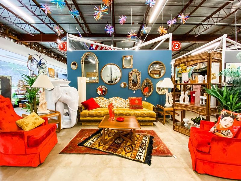 This huge antique store in Tennessee is worth a visit 6 A Fantastic Selection of Vintage Finds