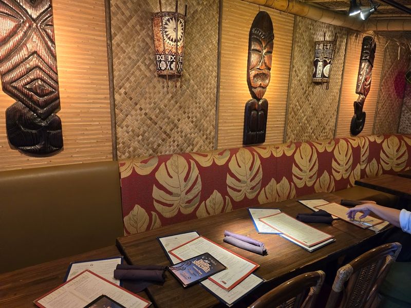 A Comfortable Spot for Friends, Dates, and Coworkers