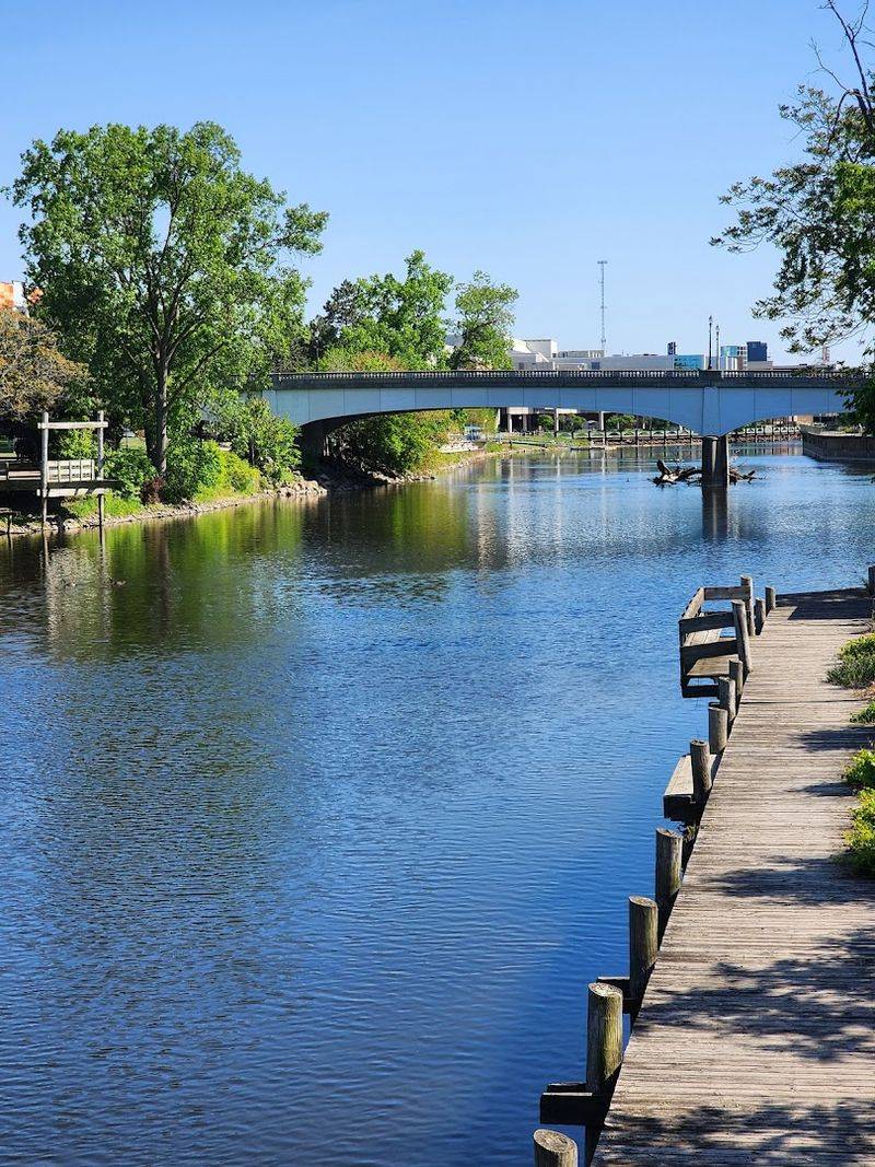River Trail Along the Grand River