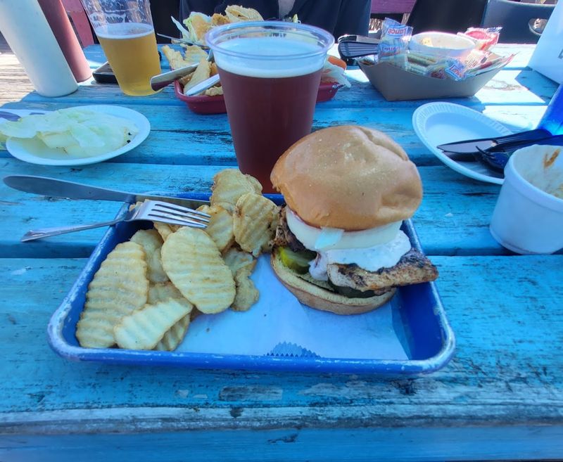 18 Florida Seafood Shacks Where the Grouper Sandwich Is Worth Planning Your Whole Trip Around 16 Singletons Seafood Shack - Jacksonville, Florida