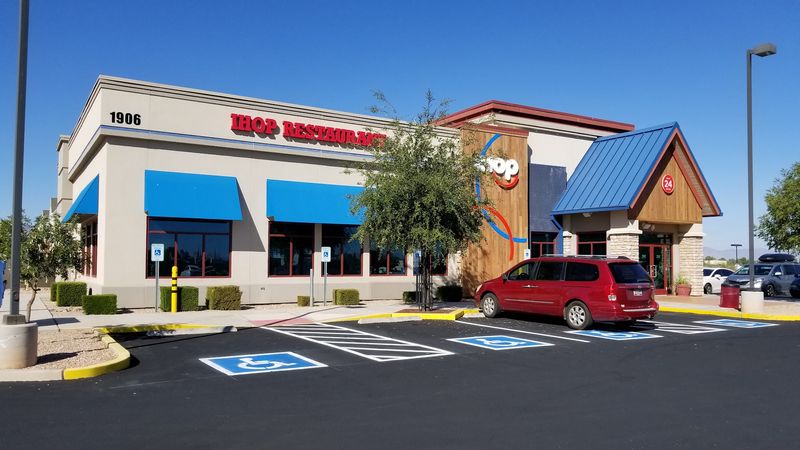 Dining Out on a Budget Is Totally Doable